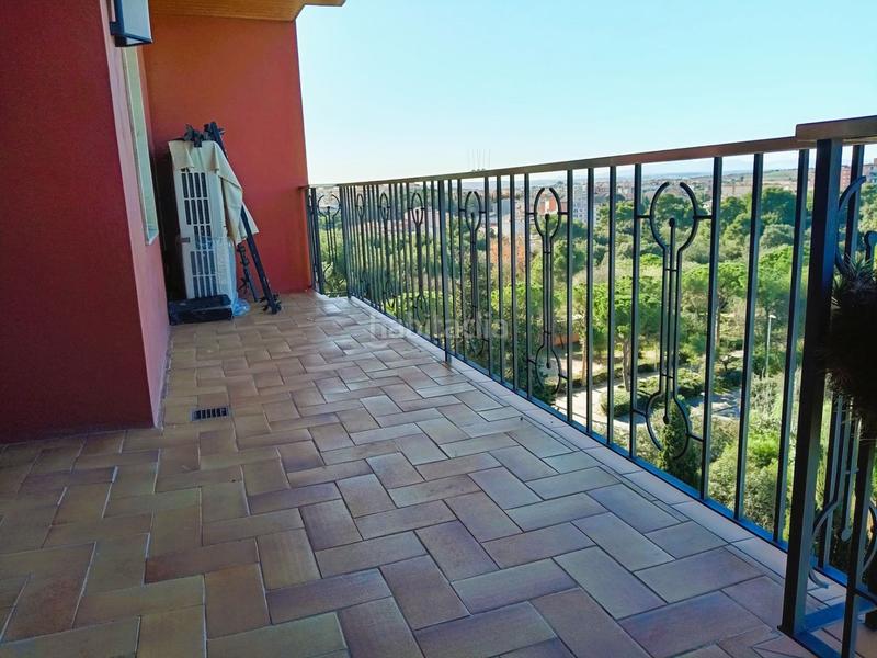Foto ba989765-77e5-4597-97e3-b01bbc161731. Piso  céntrico con vistas y garaje en Eixample-Horta Capallera Figueres