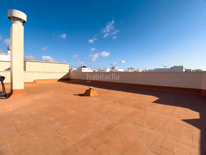 Foto 9d0a8b23-0e90-4bca-8784-3bda1daedd0c. Piso  segunda linea con vistas al mar en Zona Centro Puerto del Rosario