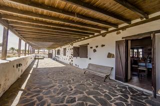 Masía en La Oliva pueblo. Casa histórica turística unica