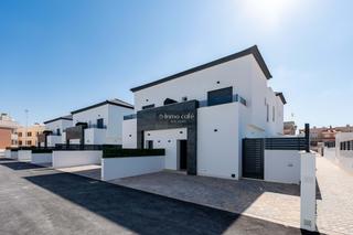 Dúplex  C/ antonia garcia andreu. Dúplex de nueva construcción en gran alacant de estilo contempor