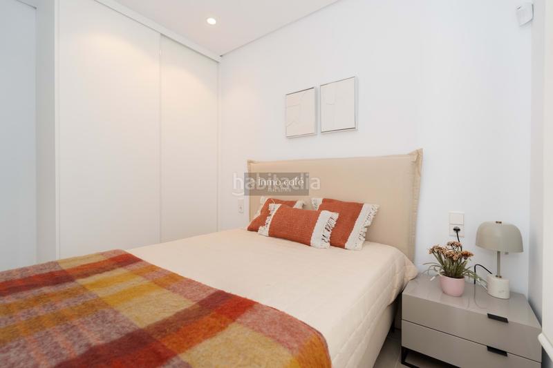 Foto e3b8123f-66f6-4f8f-b9dc-9034b2b90ad2. Zweistöckige wohnung mit heizung pool in Monte y Mar Santa Pola