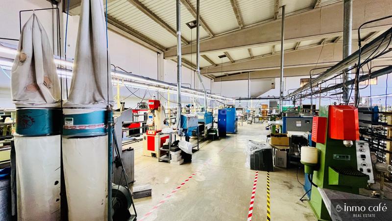 Foto 4c8224ff-ab1b-46a9-86d9-7a4af5cdf0b3. Capannone industriale in Monòver