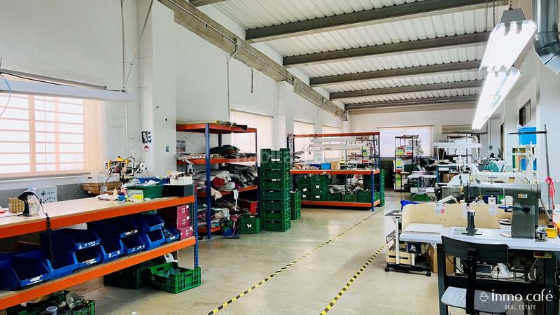 Foto aa999775-ab82-4bde-a004-7965efd7f7b6. Capannone industriale in Monòver