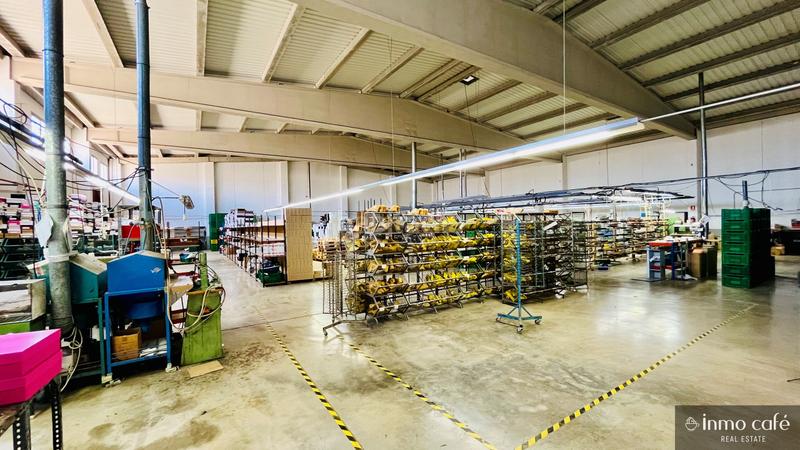 Foto 5a774817-c3d5-4641-97af-bc4aea971b66. Nau industrial a Monòver