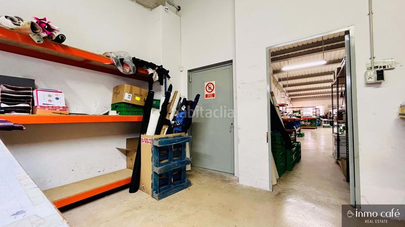 Foto ef64f488-7f28-4894-96d4-af69e1ea7e38. Nau industrial a Monòver