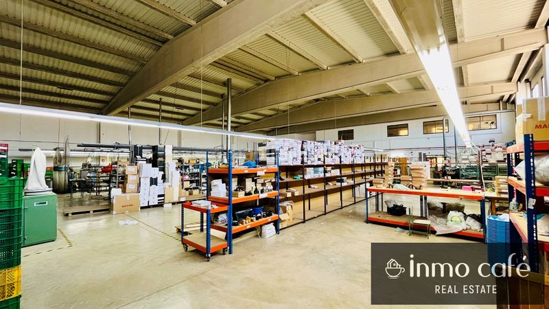 Foto 4eab5dee-41c9-42eb-b28e-57527b715e0c. Nave industrial en Monòver