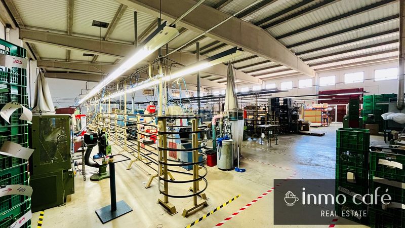Foto c3371298-7647-4b1c-834a-b25cbf38aa91. Nave industrial en Monòver