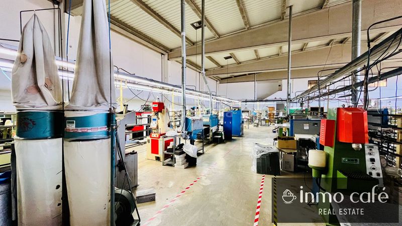 Foto c9e809e2-bd00-495c-8795-96214c876483. Nave industrial en Monòver