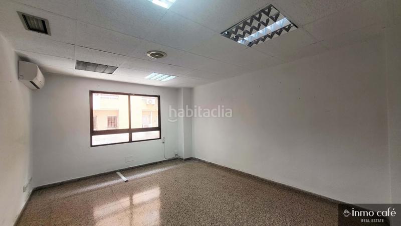 Foto b8e7df22-e263-414d-8b6b-005f38681ea3. Bureau dans Santo Domingo Alicante