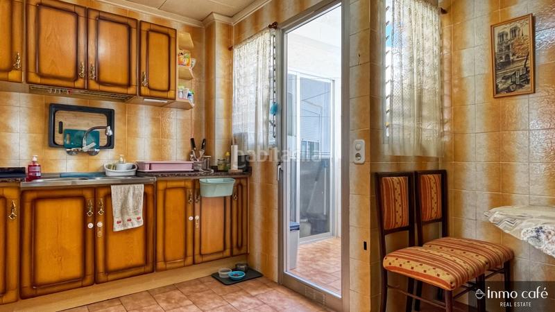 Foto 4c28073a-a9ee-4542-af57-fc890772b7ef. Piso  luminoso con balcón en 7 planta con vistas despejadas, en el centro , con 4 habitaciones y balcón en Canals