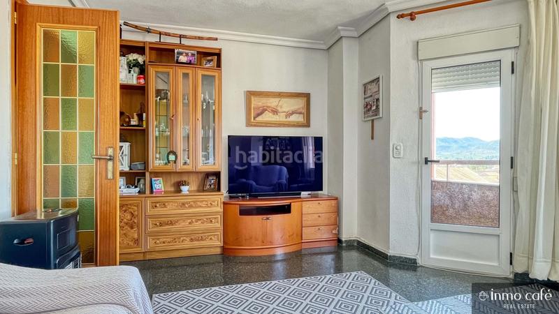Foto 5746564a-b95a-4a21-9bb4-bc1088fe7a07. Piso  luminoso con balcón en 7 planta con vistas despejadas, en el centro , con 4 habitaciones y balcón en Canals
