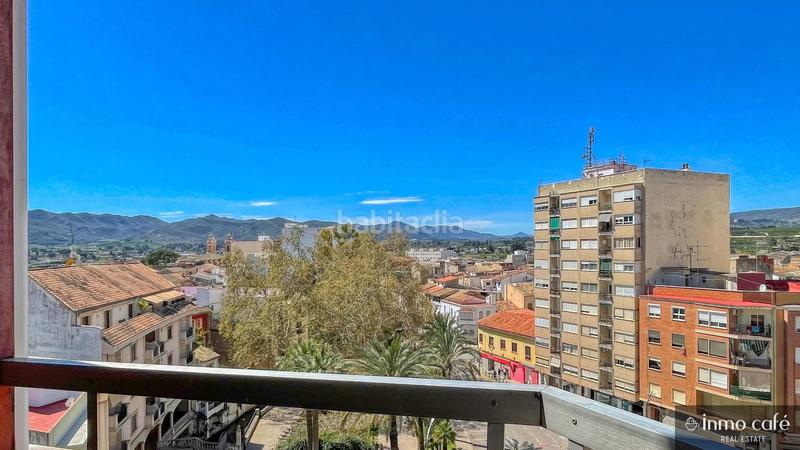 Foto 82c22de4-7c21-4eac-b8cb-b2be92e87fe1. Piso  luminoso con balcón en 7 planta con vistas despejadas, en el centro , con 4 habitaciones y balcón en Canals