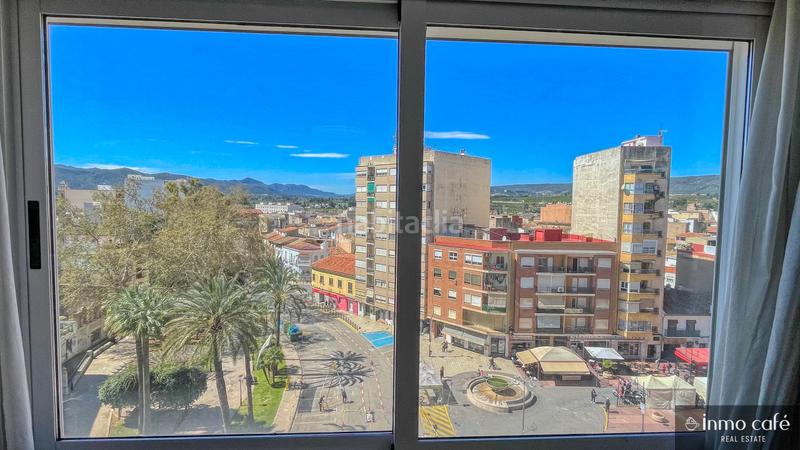 Foto b3942887-f97d-49ec-be9c-6fd0e8dedc67. Piso  luminoso con balcón en 7 planta con vistas despejadas, en el centro , con 4 habitaciones y balcón en Canals
