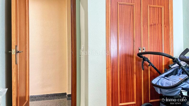 Foto d3dfbf65-a4aa-49af-ad1f-0bf48f881a44. Piso  luminoso con balcón en 7 planta con vistas despejadas, en el centro , con 4 habitaciones y balcón en Canals
