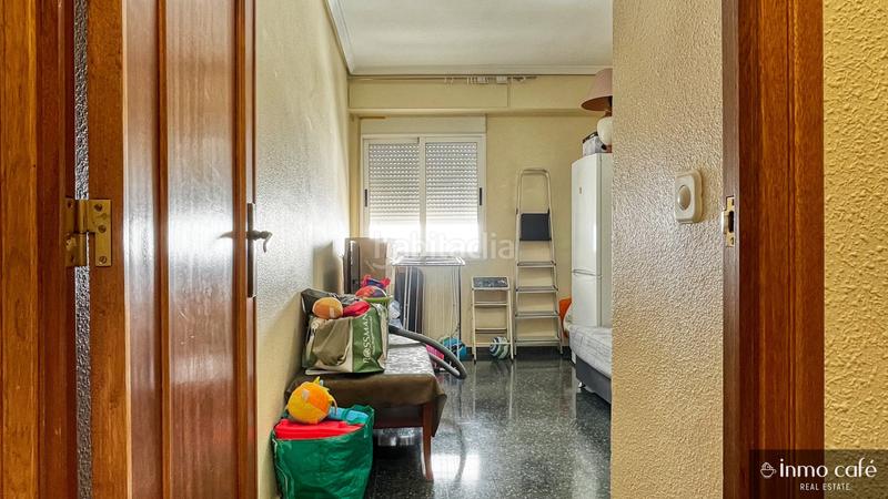 Foto de986174-549d-45e1-b237-7c2040157fcd. Piso  luminoso con balcón en 7 planta con vistas despejadas, en el centro , con 4 habitaciones y balcón en Canals