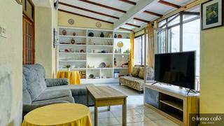 Casa adossada  Corts valencianes