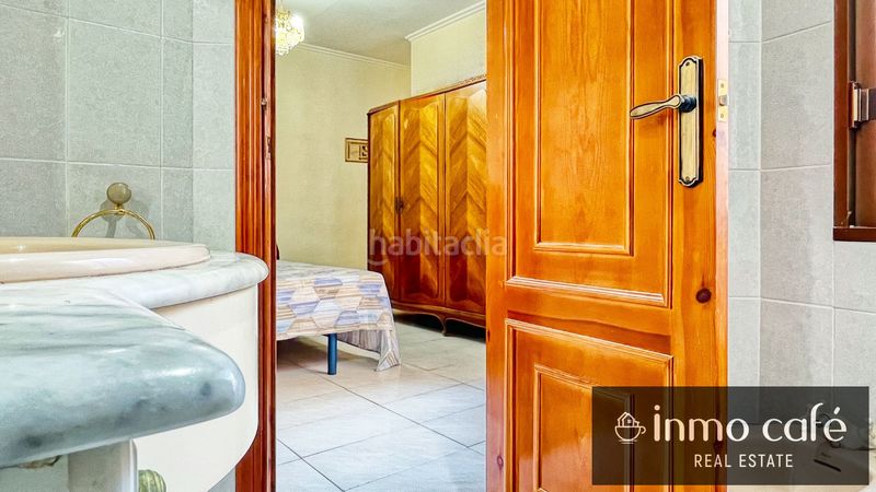 Foto d41928a2-129c-41be-890f-f25dd3b8b74b. Casa adossada a Canals