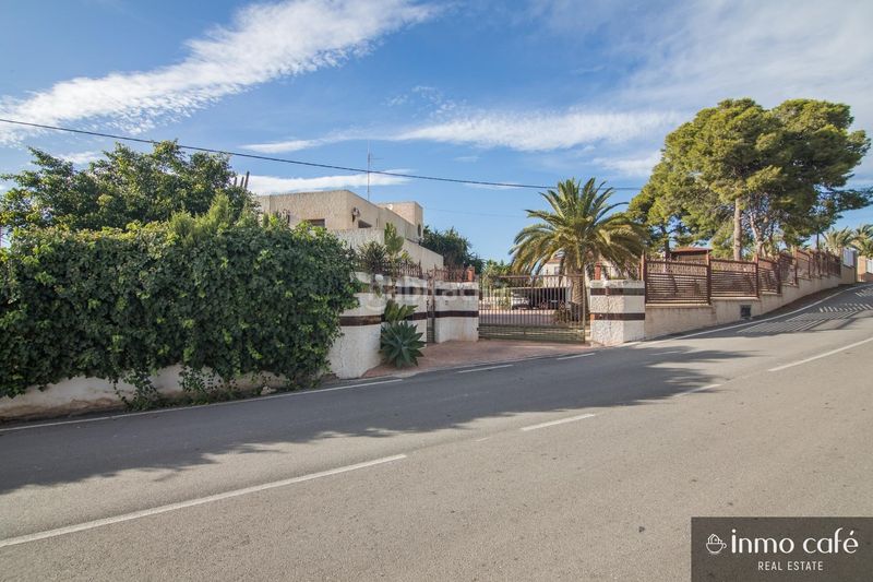Foto 783f3390-8c9d-47c3-962a-35893334ac32. Chalet en Peña de las Águilas Elche / Elx