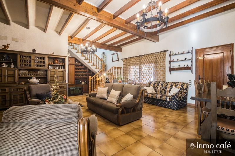 Foto ae43cc46-5ce7-4aea-9cc6-ea3b7c1a1032. Chalet en Peña de las Águilas Elche / Elx