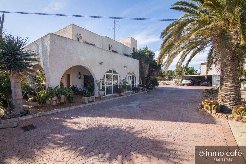 Foto b5d78b39-1752-463d-b531-3ec86eb14fcc. Chalet en Peña de las Águilas Elche / Elx