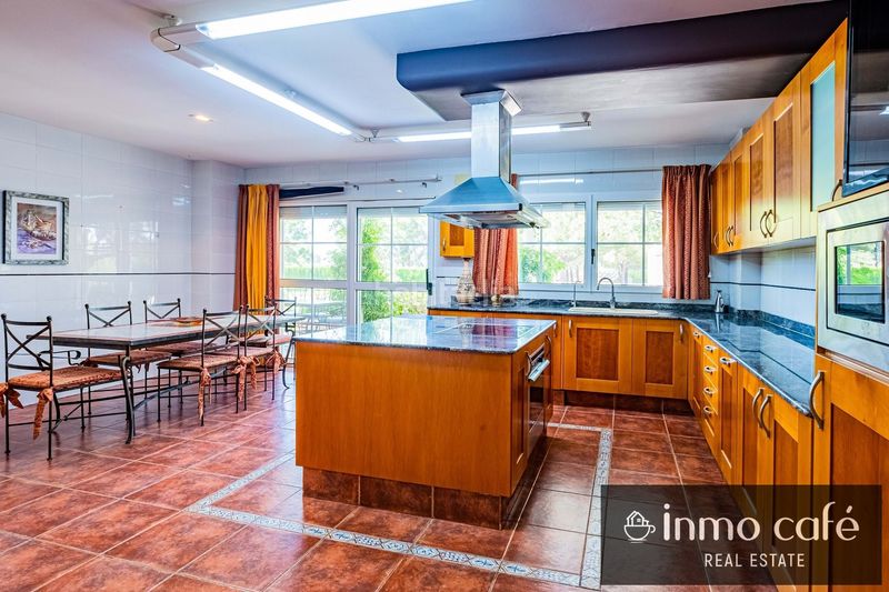 Foto b7c5d02f-a4f1-4bb9-8445-f3286272f74f. Chalet with heating parking pool in Cabanes y Las Fuentes Villena