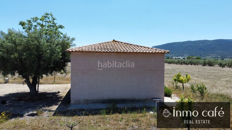 Foto a819f374-64b6-4635-a8b5-22a106c3fd21. Finca rústica a Biar