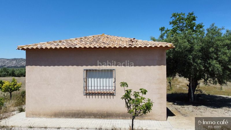 Foto b155c1dc-63db-461a-99f5-03f8286495ce. Finca rústica a Biar