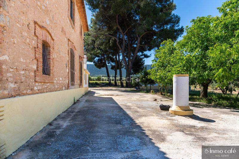 Foto 083a9160-1877-4614-a600-aac8c111b6d1. Casa amb calefacció a Fontanars dels Alforins