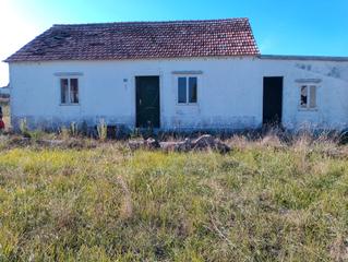 Casa a Aguiño. Casa para restaurar en aguiño, ribeira. bonito entorno.