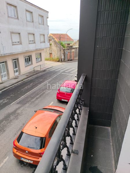 Foto b64abdfc-8b28-42ba-ac42-ce56b665f0c9. Edifici a Carreira Ribeira
