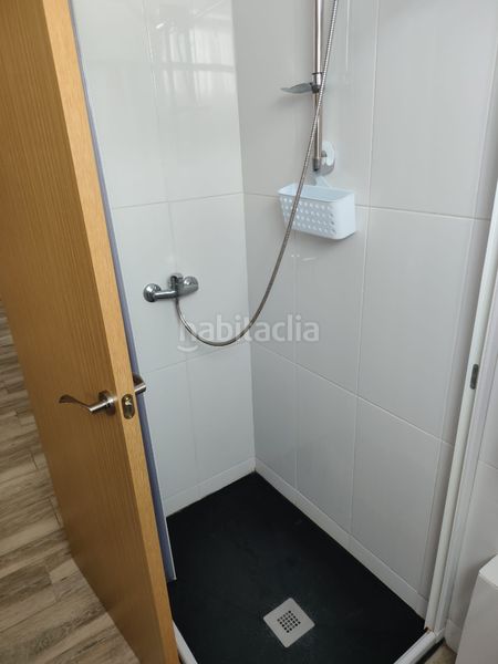 Foto e918d44b-8e7b-4bb2-9dbf-018f9ce7fcff. Edifici a Carreira Ribeira