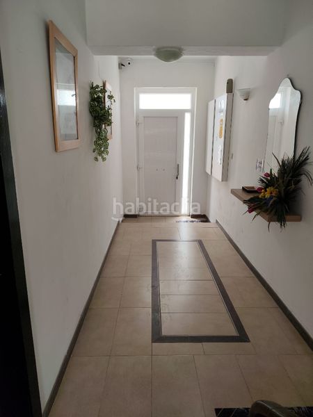 Foto f6258624-6fa2-4fd9-9635-d538759ba20e. Edifici a Carreira Ribeira