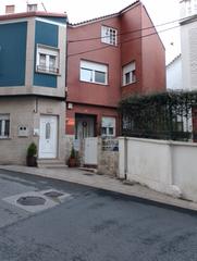 Casa aparellada a Santa Uxía de Ribeira. Casa totalmente restaurada y equipada en padín - ribeira. precio