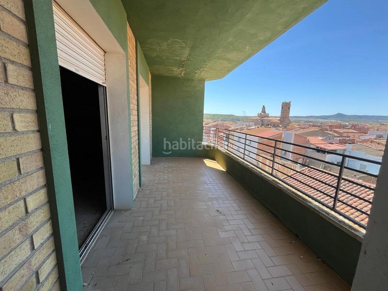 Foto 08e90b37-6e49-43dc-8f08-71623a800877. Edificio obra parada en venta en seros en Seròs