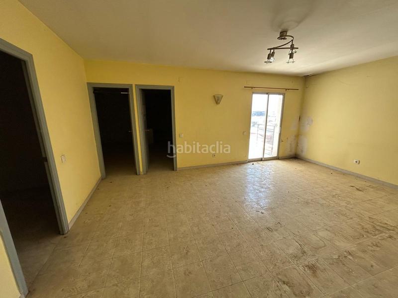 Foto 0bc0ff3a-64d8-4cd9-ac40-340a2f5f4036. Edificio obra parada en venta en seros en Seròs