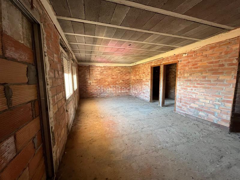 Foto 2906de0a-37dd-4931-9e65-8c6893e22580. Edificio obra parada en venta en seros en Seròs