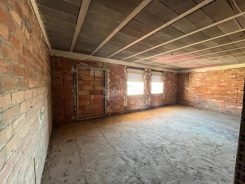 Foto d5d2a768-a1fe-4742-ba5f-050a6475ded9. Edificio obra parada en venta en seros en Seròs