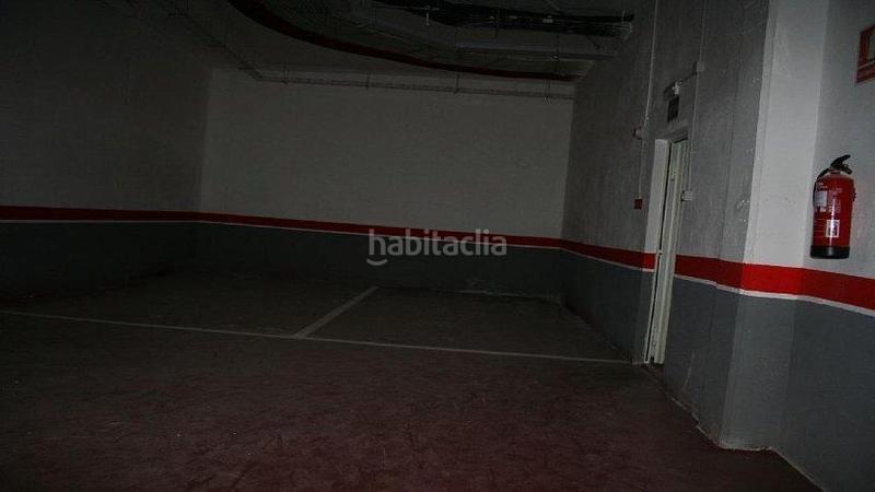 Foto 464fc91a-8a3f-409c-bb63-d9f0b2e10476. Aparcament cotxe a Alcarràs