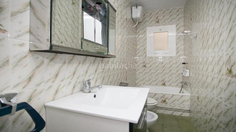 Foto 42ead131-4074-4096-9047-d43986ae893e. Piso alquilado piso en venta en paseo de ronda en Lleida