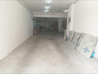 Local commercial à Tàrrega. Local alquilado en venta en el centro de tàrrega lleida