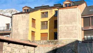 Edifici a Vilaller. Promoción en venta  obra parada en vilaller alta ribagorza
