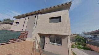 Casa adossada a Can Parellada. Venta especial para inversores  vivienda ocupada en venta en cal
