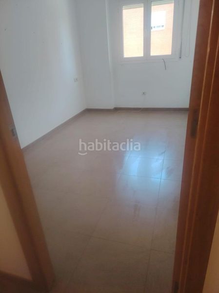 Foto a7bf4d4f-e2e7-4028-9758-77d329e4a59d. Pis amb piscina a Constantí