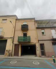 Casa in Tàrrega. Casa con garaje en una zona tranquila y bien comunicada