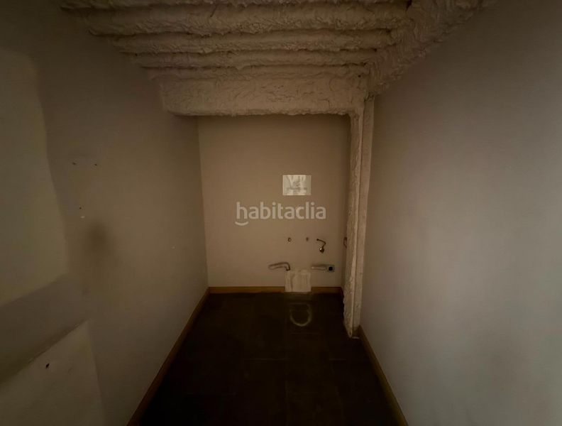 Foto b6757121-b462-454a-b8fc-96a64cd04d44. Local comercial a Nou Eixample Sud Tarragona