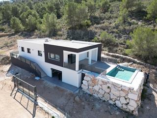 Casa a Abanilla. Presentamos una exquisita villa de nueva construcción lista para