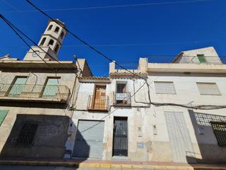 Casa a Abanilla. Presentamos una oportunidad fantástica de poseer una espaciosa c