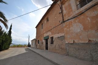 Casa a Jumilla. Esta casa de dos pisos ofrece una generosa cantidad de espacio h