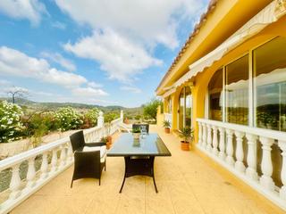 Casa a Jumilla. Esta villa en la zona montañosa de la zara ofrece una combinació