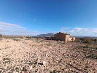 Residential Plot in Yecla. Descubre esta parcela de 20170m donde podrás disfrutar de esta e